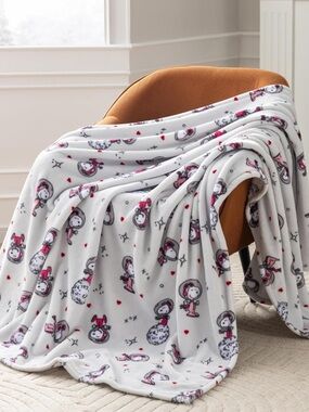 Berkshire Peanuts® VelvetLoft® Snoopy Over the Moon for You Throw 55” x 70”